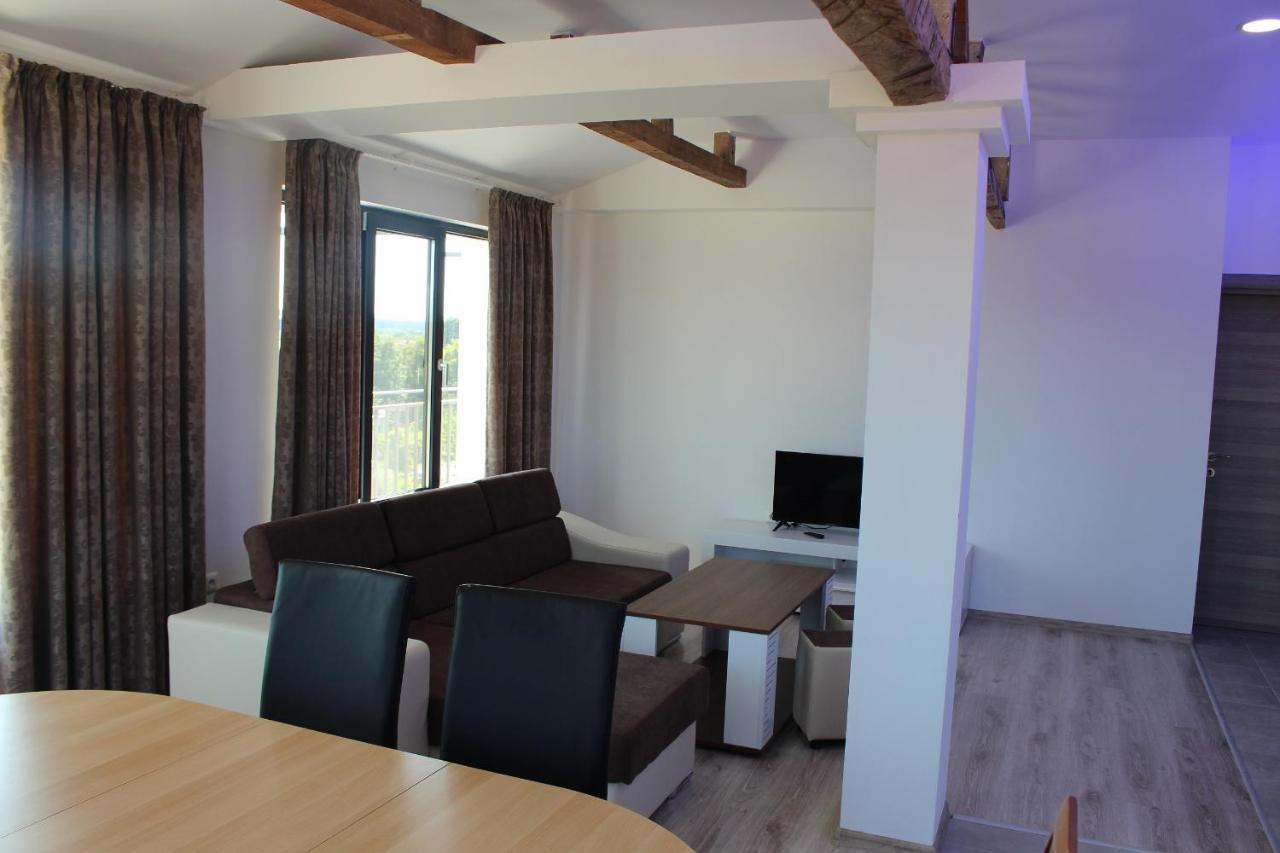 Weisser Schwan Белият Лебед Shkorpilovtsi Extérieur photo