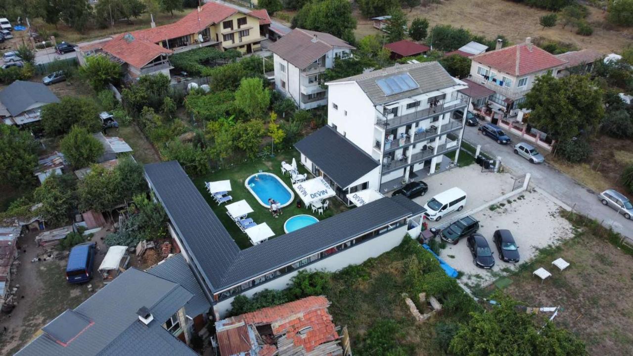 Weisser Schwan Белият Лебед Shkorpilovtsi Extérieur photo