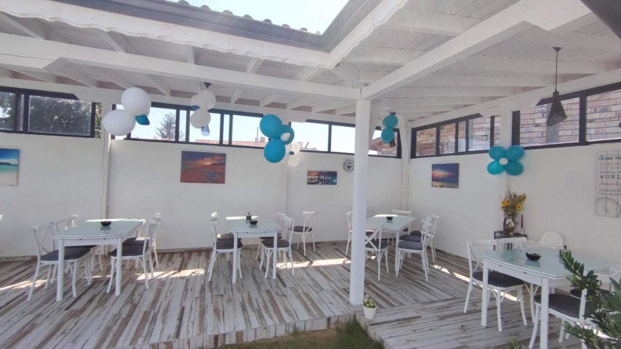Weisser Schwan Белият Лебед Shkorpilovtsi Extérieur photo